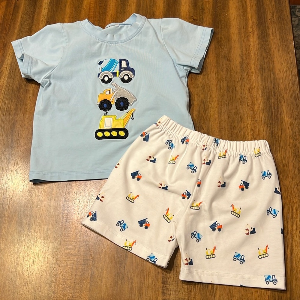 3T short set.